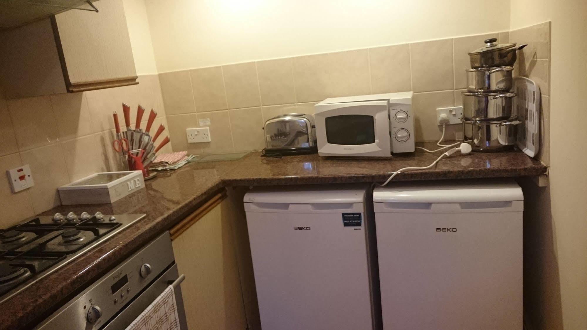 Mayville House Apartment Челтнъм Екстериор снимка